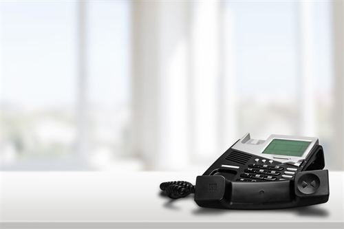 Poste de téléphonie IP sur un bureau